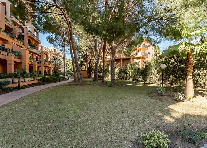 Seaside Bliss 2Br Apartment With Tranquil Terrace Pool And Parking