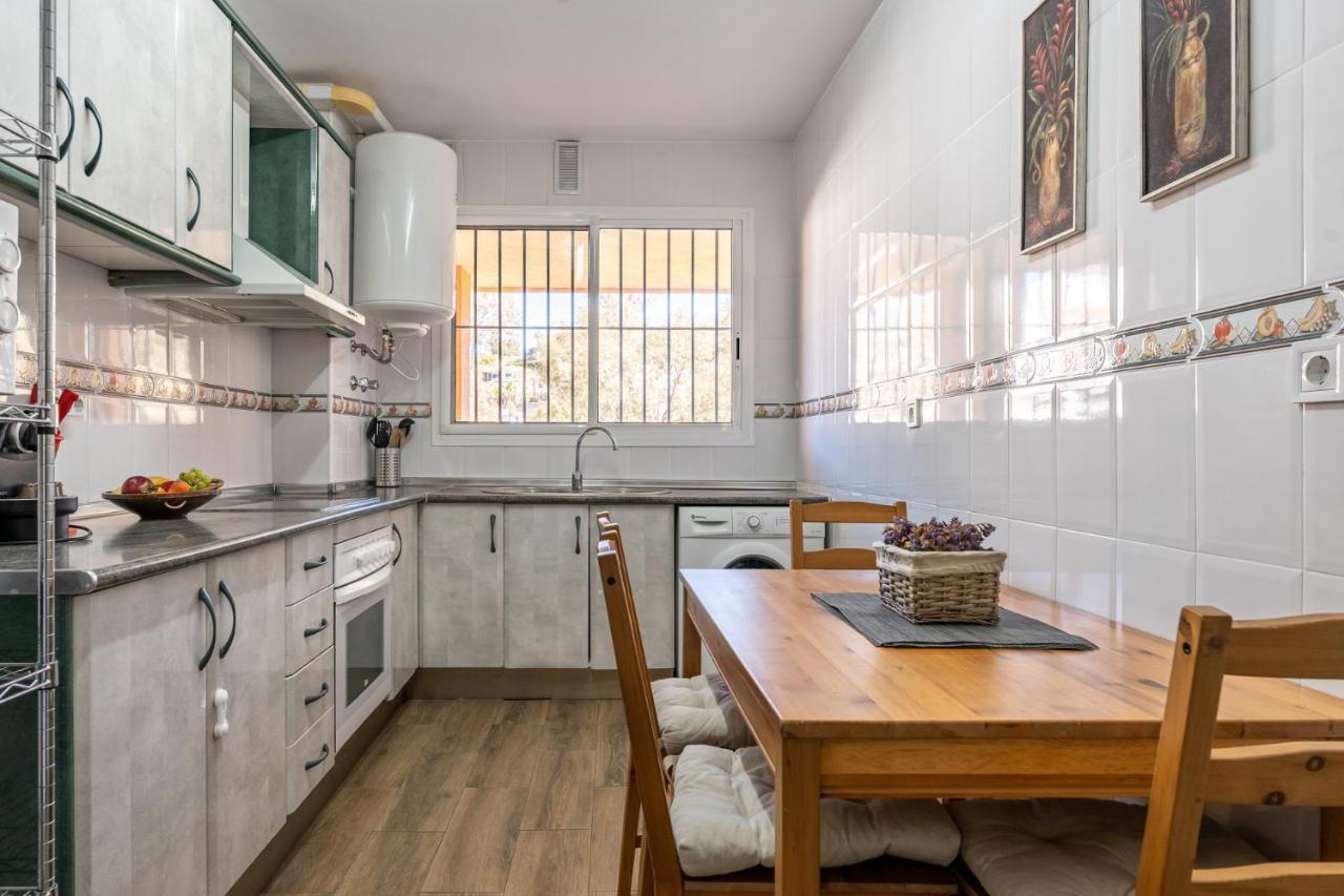 Seaside Bliss 2br With Tranquil Terrace Pool And Parking Apartment