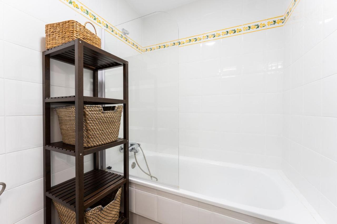 Apartment Seaside Bliss 2br With Tranquil Terrace Pool And Parking *