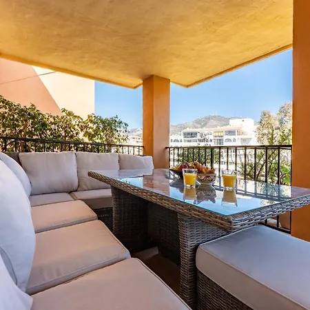 Seaside Bliss 2Br Apartment With Tranquil Terrace Pool And Parking Fuengirola Exterior photo